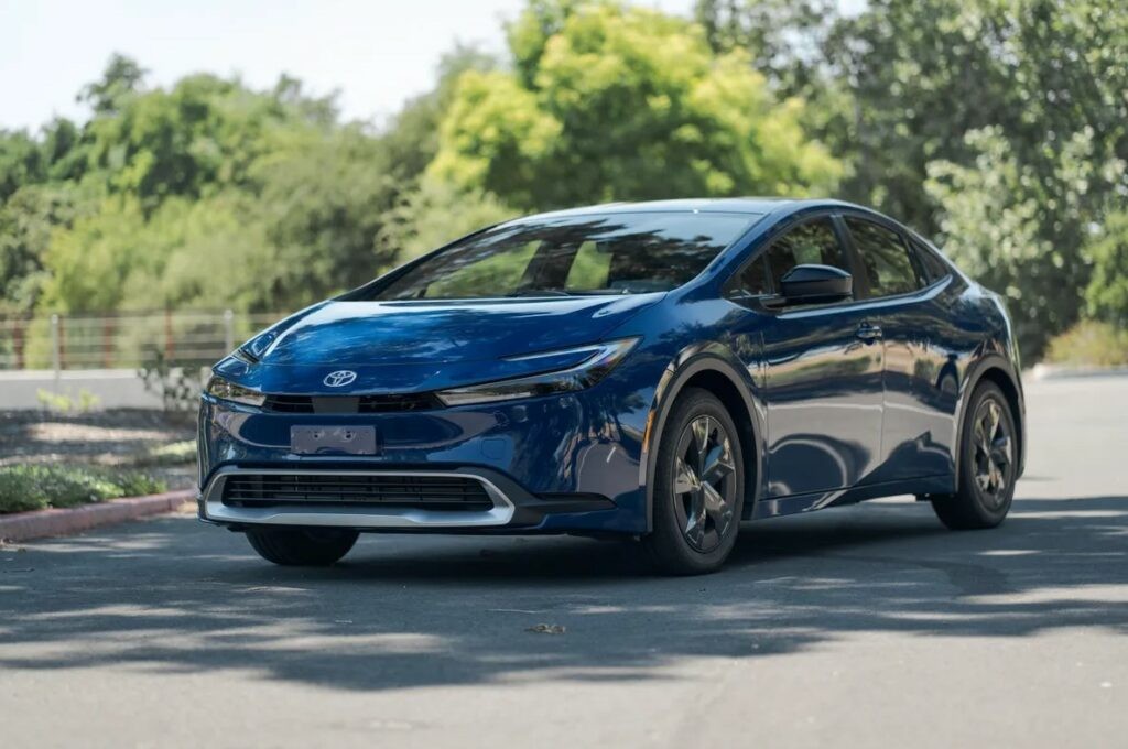 2026 TOYOTA PRIUS PRIME (PHEV)